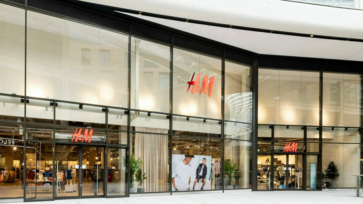 H&M St James Quarter